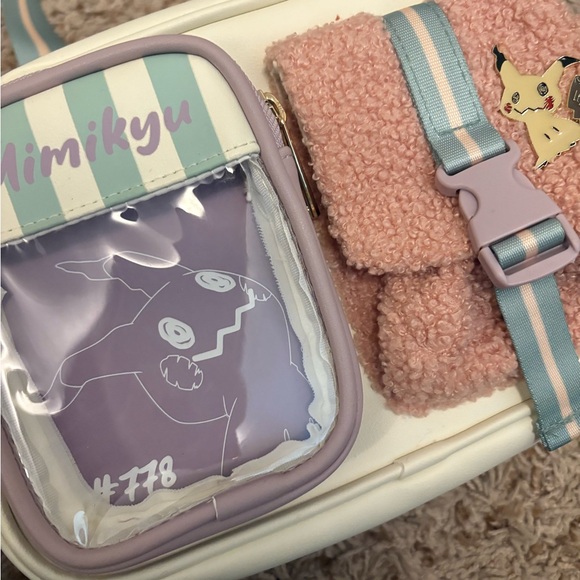 Pokémon Mimikyu Crossbody Bag BoxLunch Exclusive - Picture 2 of 6